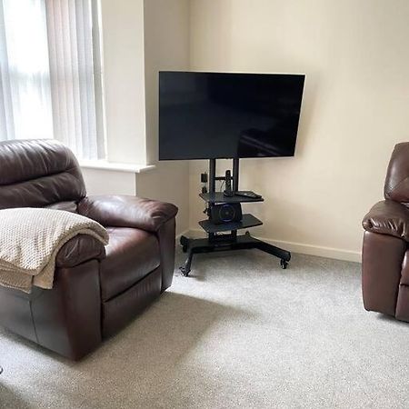 4-Room Detached Furnished Home With Parking Leicester Extérieur photo