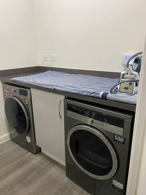 4-Room Detached Furnished Home With Parking Leicester Extérieur photo