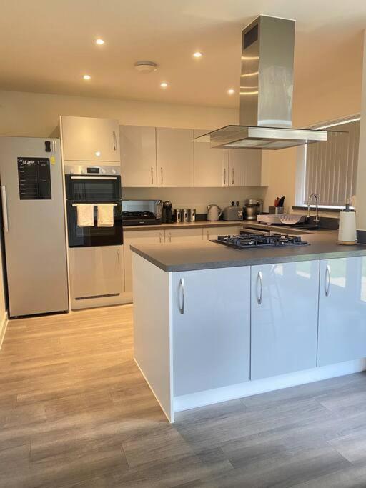 4-Room Detached Furnished Home With Parking Leicester Extérieur photo