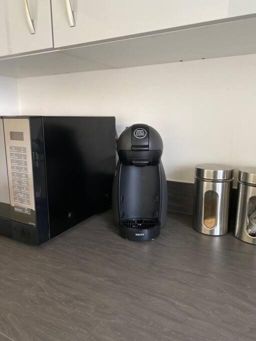 4-Room Detached Furnished Home With Parking Leicester Extérieur photo